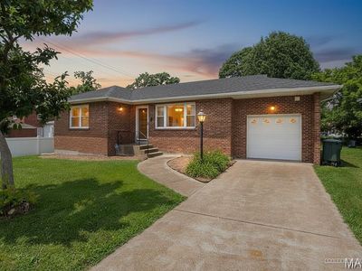 5479 Clifton Ave
