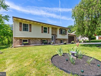 228 Woods Dr