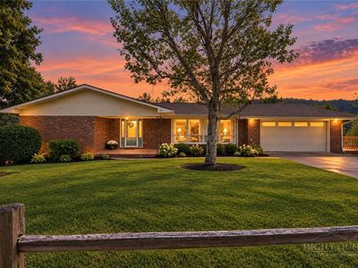 304 Evergreen. Lane