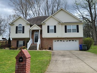 Property at 207 S Aztec Dr, White House, TN