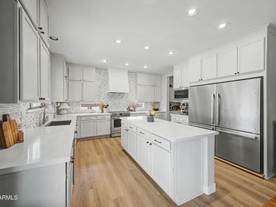 6886 S EMERALD Place
