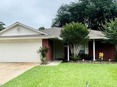 2307 Old Oak Ln