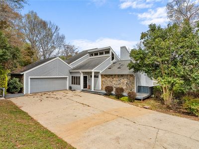 1493 Iroquois Dr