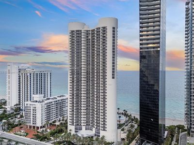 17201 Collins Ave APT 1205