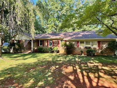 10 Woodcrest Dr