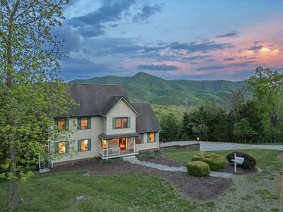 1850 Mountainside Dr