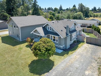 1711 Emerald Street