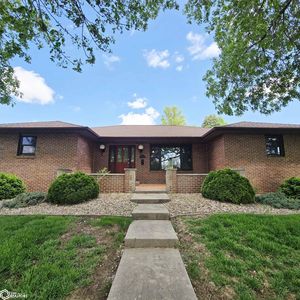 105 W Glendale Rd