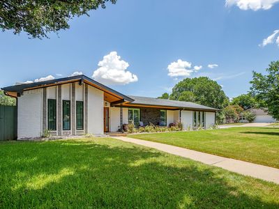 400 Glenn Dr