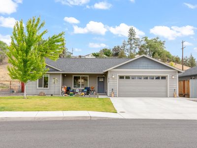 1017 NE Crista Ct