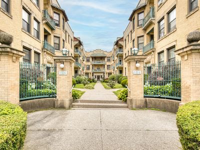 5522 S Cornell Ave APT 2W