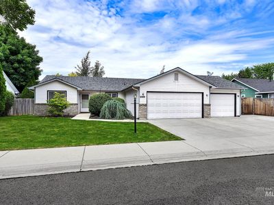 2566 W Willard St