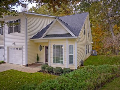 716 Magnolia Forest Ct