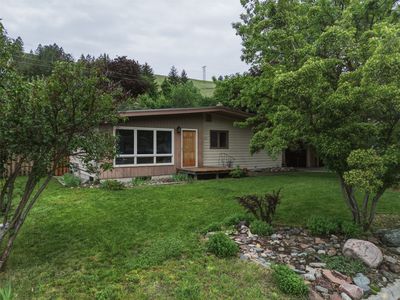2325 Valley Dr
