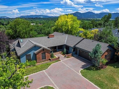 104 Heritage Dr