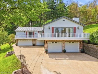 411 E Mohawk Dr