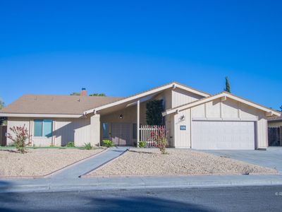 1018 N Sierra View St