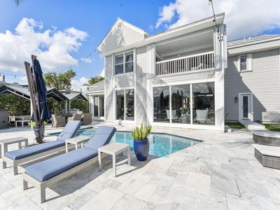 910 JASMINE Drive