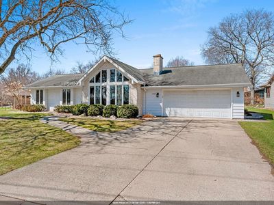 1028 Riverside Dr
