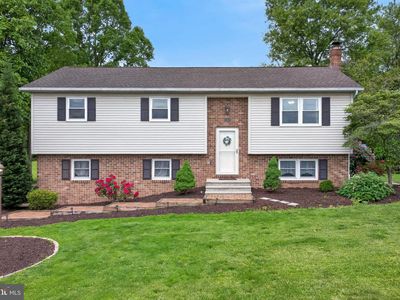 Property at 140 Hamilton Dr, Abbottstown, PA