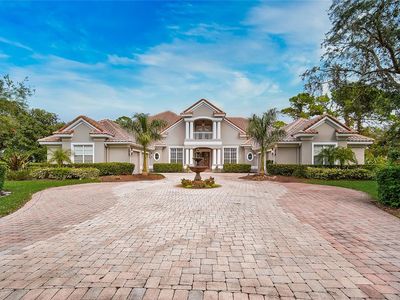 854 Mac Ewen Dr