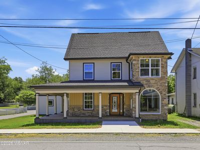143 E Main St