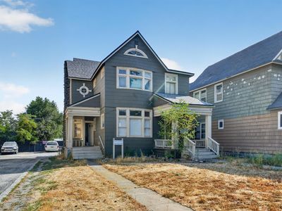 1911 W 2nd Ave