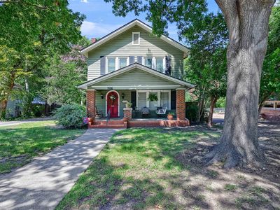 706 N Woods St
