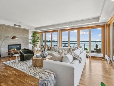 4100 Shoreline Dr #S201