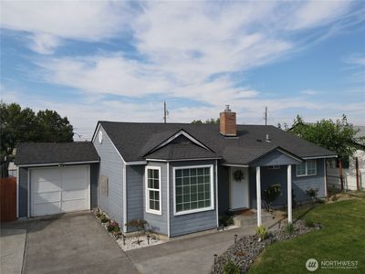 1331 E Larch Street