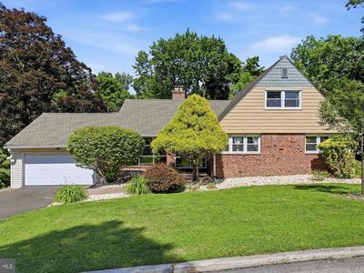 417 Meadowbrook Ln
