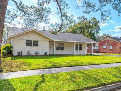 7727 Fairdale Ln
