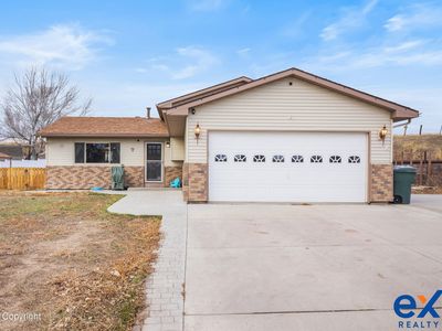 Property at 7 Garden Cir, Gillette, WY