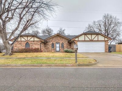 7225 Skylark Ln