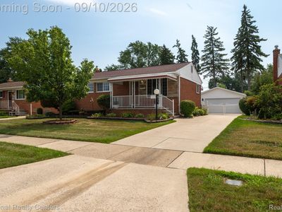 27923 Maplewood St
