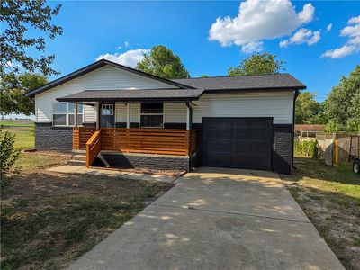 412 W Swallow Cir