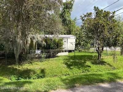 492 ROBERTS Street