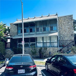 438-2 S Cedar Ave