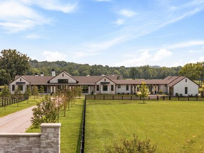 2077 Wilson Pike