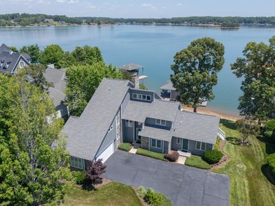 226 Pine Bay Dr
