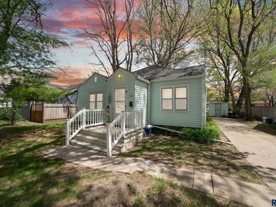 Property at 108 S Pine St, Vermillion, SD
