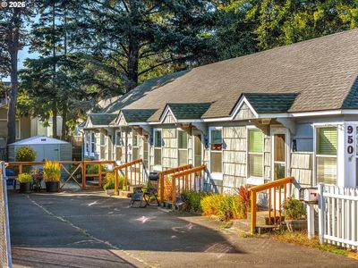 Property at 950 S Edgewood St, Seaside, OR