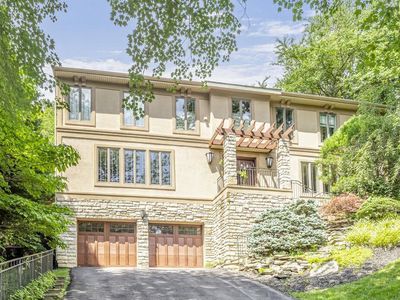 7709 Mary Cassatt Dr