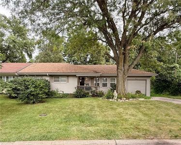 Property at 621 Cimmarron Trl, Belton, MO