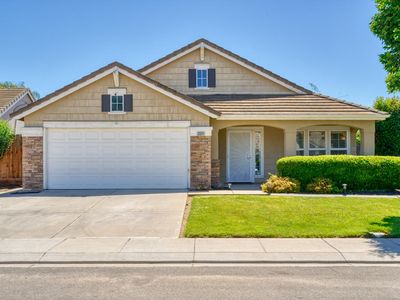 3324 Sleepy Hollow Ln