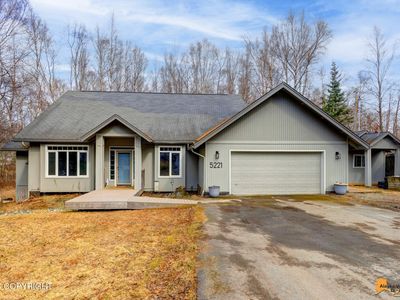 5221 Wandering Dr