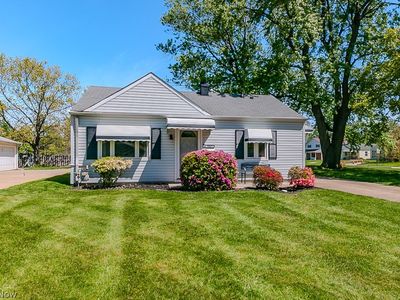 Property at 9017 Woodridge Ln, Mentor, OH