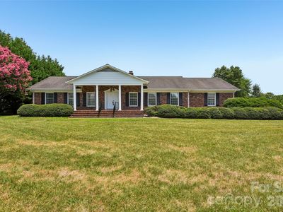 404 N Greenbriar Rd