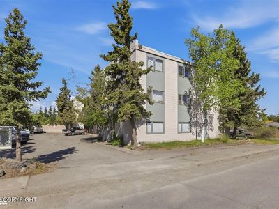 2400 Barrow St APT 304