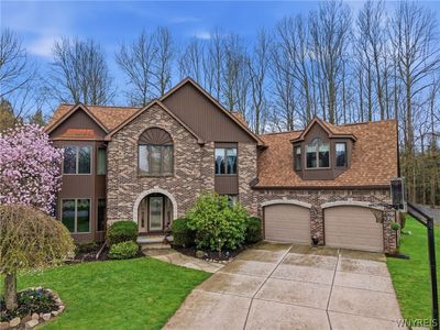 10 Tiffany Ln